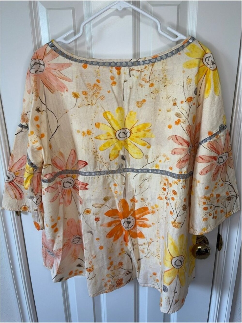 Floral Bohemian Top with Eyelet Trim size xl - Picture 2 of 3